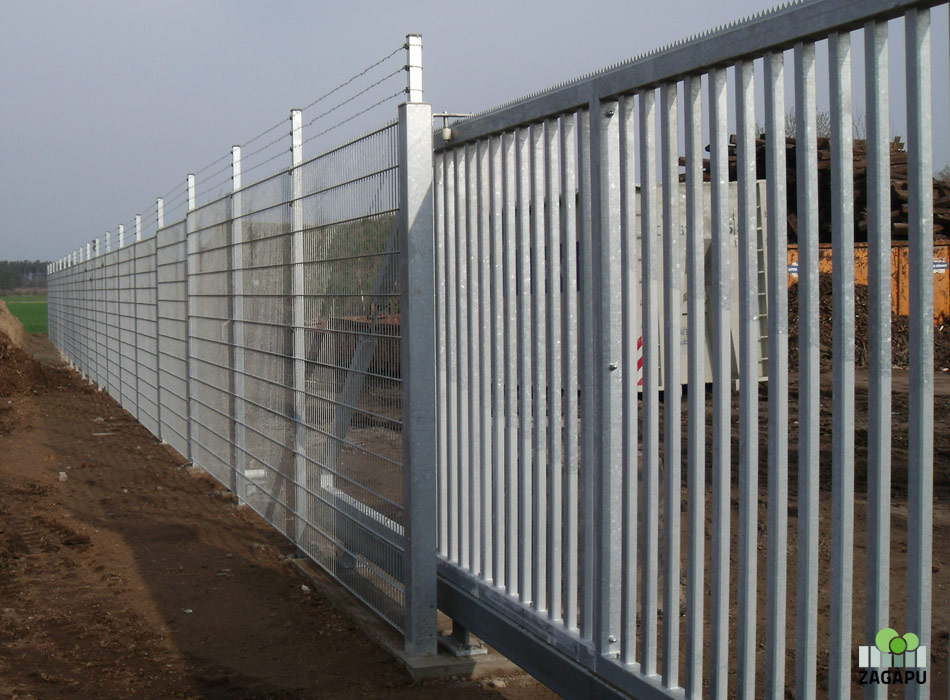 Doppelstabmatte und Schiebetor